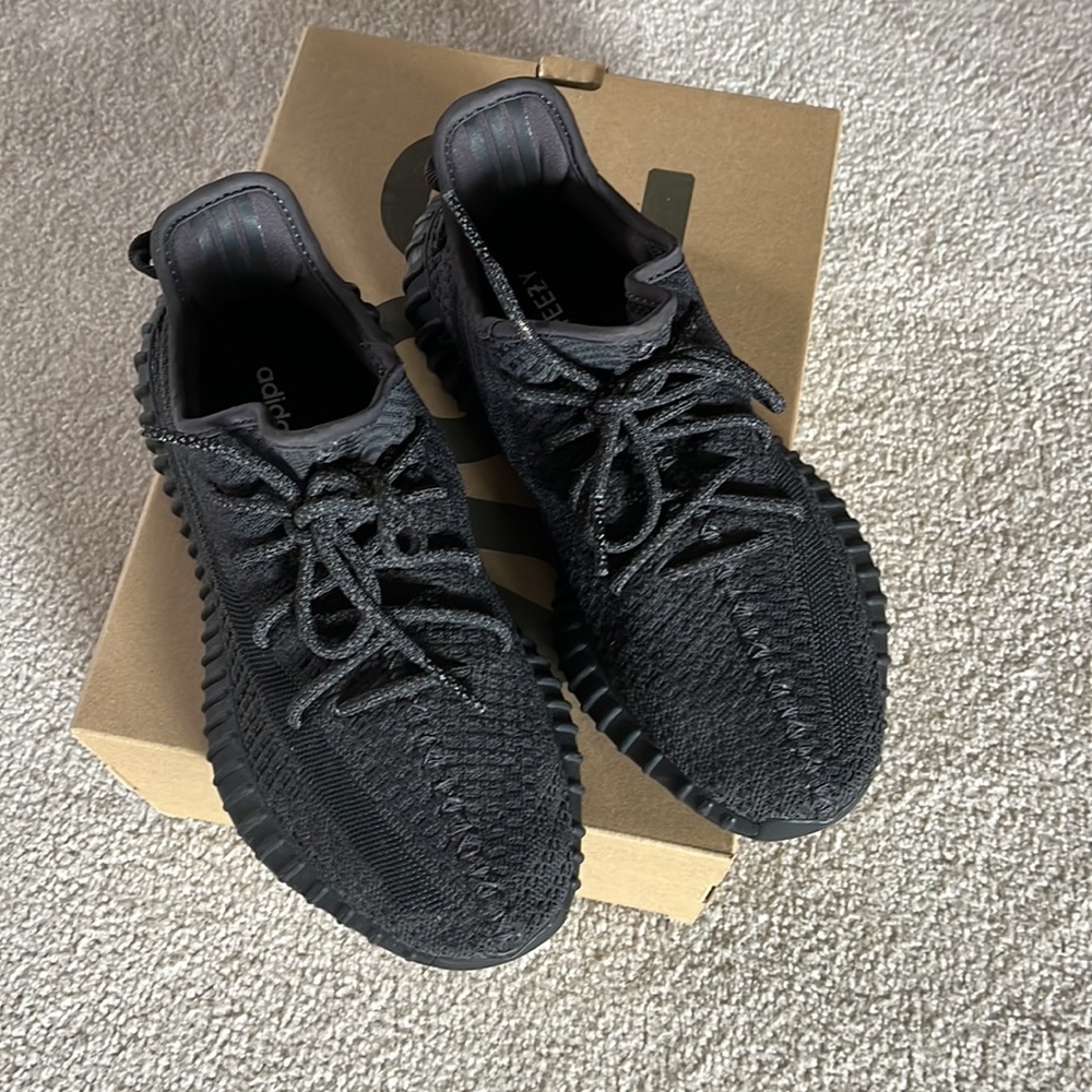 YEEZY BOOST 350 V2 Black/Black Originals - Picture 4 of 7